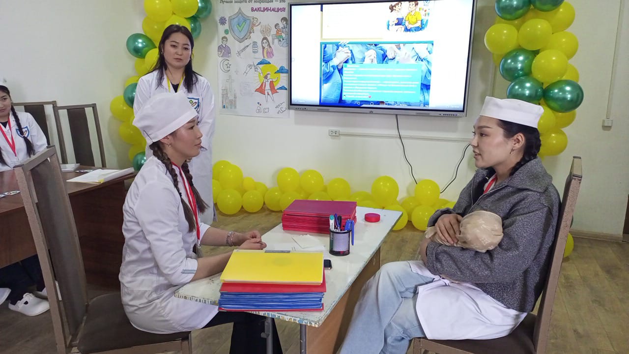 Диалог медсестры и молодой мамы о прививках